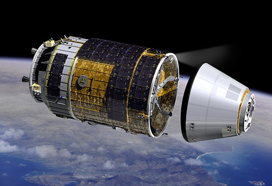 回収機能付き宇宙ステーション補給機「HTV-R」の与圧部置換型から、回収機を分離するイメージの写真