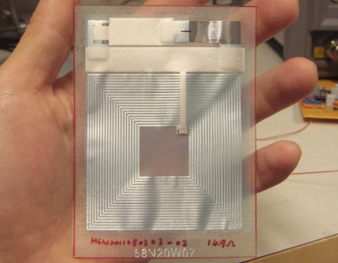 スウェーデンのリンショーピン大学が試作した高分子で電解質の湿度センサの図