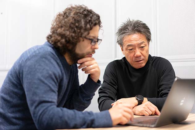 越村 俊一 教授と准教授 マス・エリックさん