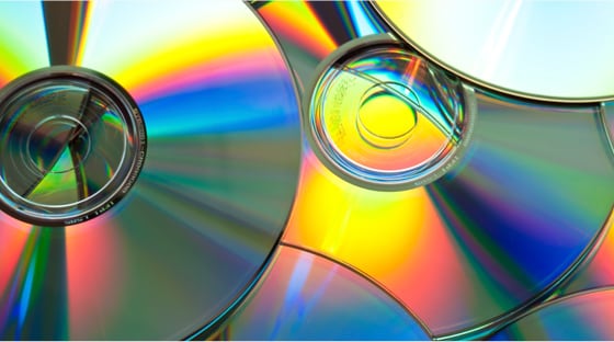 カルコゲン材料の代表例は書き換え可能なDVDやCDディスクの表面にコーティングしてあるデータを記録消去可能な材料の図