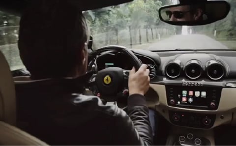 フェラーリから登場したCarPlay対応車「Ferrari FF」の写真
