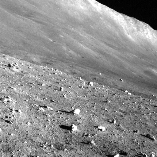 1回目の越夜から目覚めたSLIMが撮影した月面の様子
